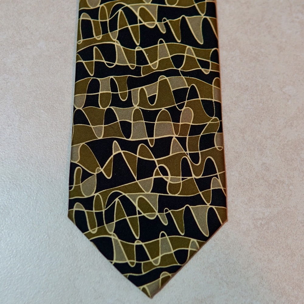 Rare abstract pattern Gucci tie! - Picture 3 of 6